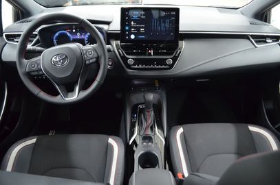 Car image 15