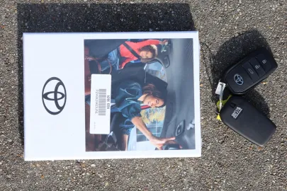 Car image 35