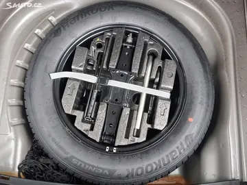 Car image 22