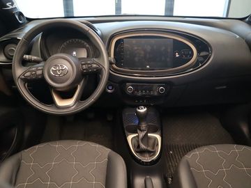 Car image 18