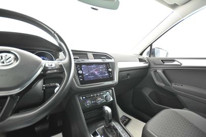 Car image 36