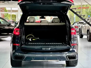 Car image 29