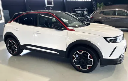 Car image 3