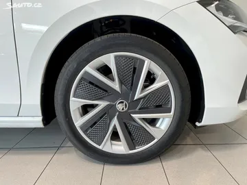 Car image 34