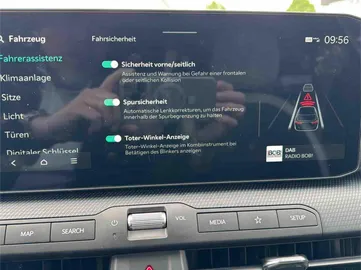 Car image 30