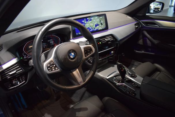 BMW 530d Touring xDrive 210 kW image number 4