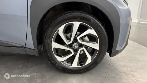 Car image 20