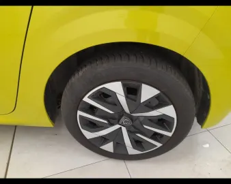 Car image 26