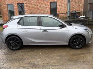 Car image 4