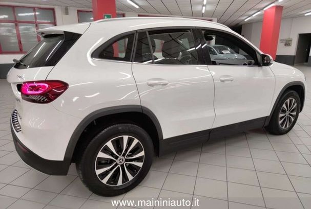 Mercedes-Benz GLA 200 4Matic 120 kW image number 4