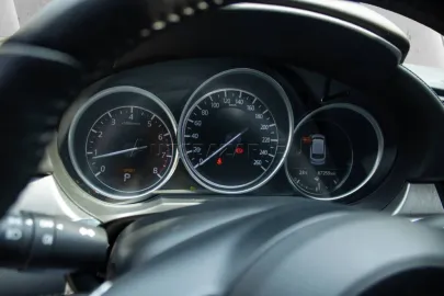 Car image 27