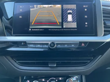 Car image 26