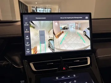 Car image 28