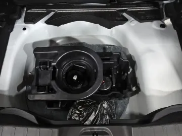 Car image 36
