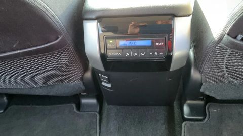 Car image 38