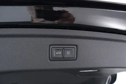 Car image 48