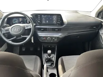 Car image 15