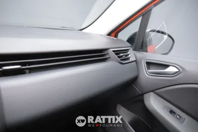 Car image 26