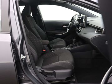 Car image 30