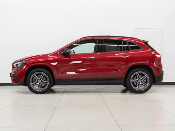 Car image 30