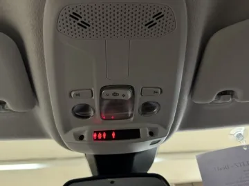 Car image 33
