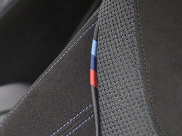 Car image 37