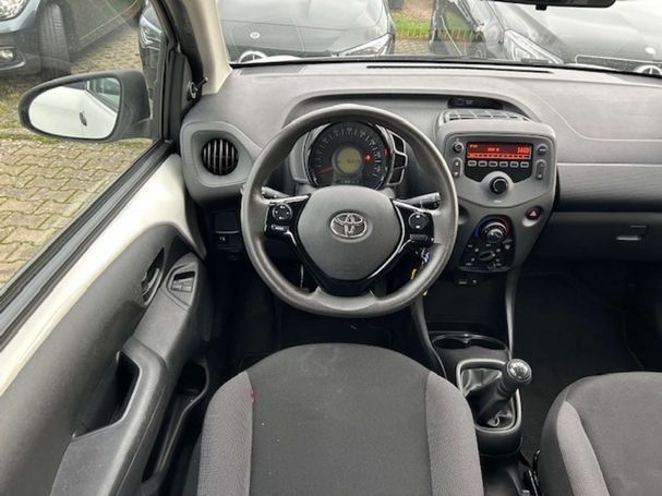 Toyota Aygo X 53 kW image number 7