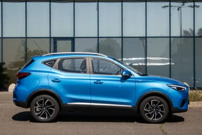 Car image 3