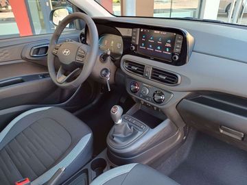 Car image 10