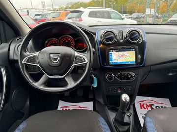 Car image 12