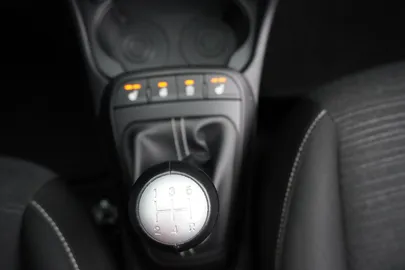 Car image 26