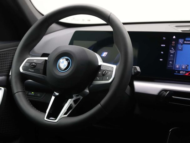 BMW iX1 xDrive30 230 kW image number 2