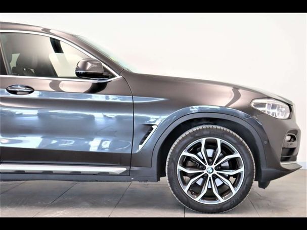 BMW X4 xDrive20d xLine 142 kW image number 6