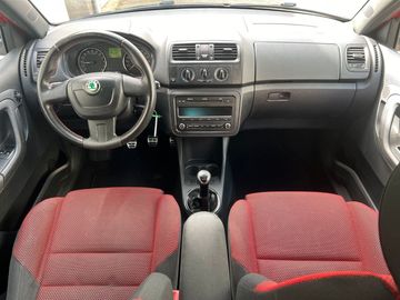 Car image 11