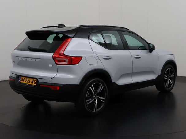 Volvo XC40 T4 155 kW image number 2