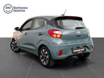 Car image 5