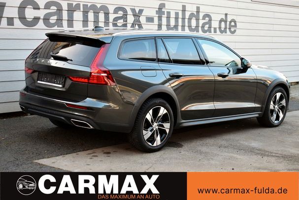 Volvo V60 Cross Country AWD D3 110 kW image number 16