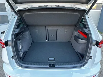Car image 30