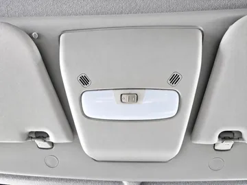 Car image 27