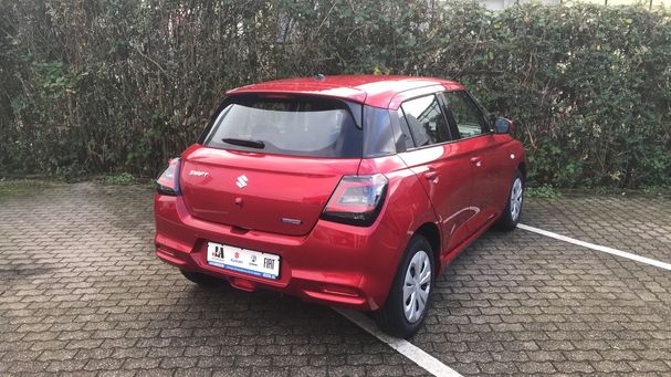 Suzuki Swift 1.2 Dualjet Hybrid Club 61 kW image number 4