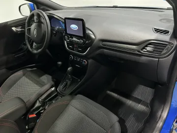 Car image 32