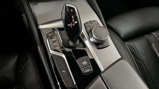 BMW 520i Touring 135 kW image number 26