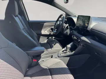 Car image 14