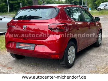 Car image 4