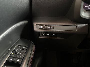 Car image 28