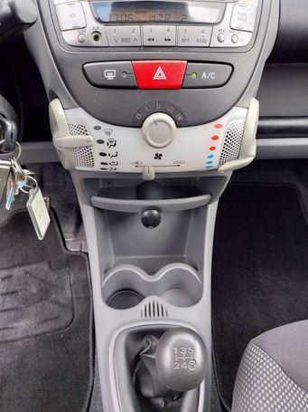 Toyota Aygo 50 kW image number 12