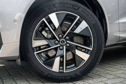 Car image 37