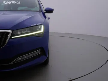 Car image 35