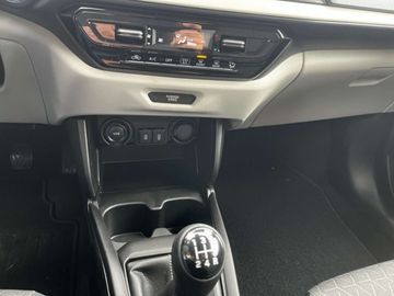 Car image 17