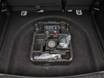 Car image 35